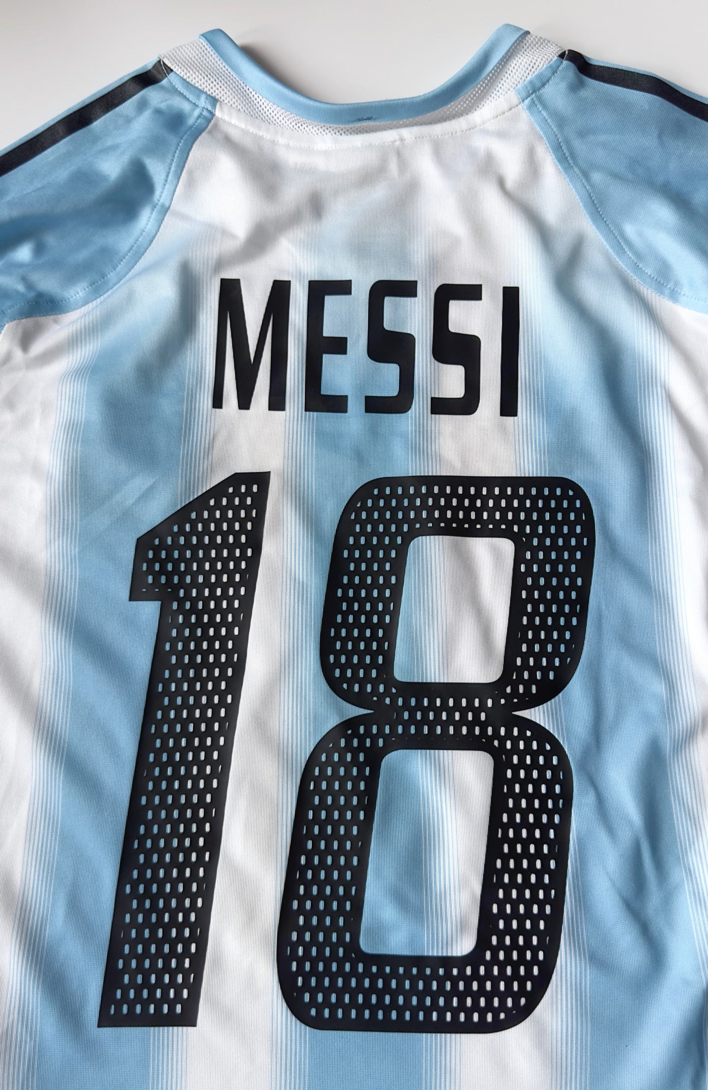 2004/05 Argentina #18 MESSI Home Jersey (M) – Double Kick Football