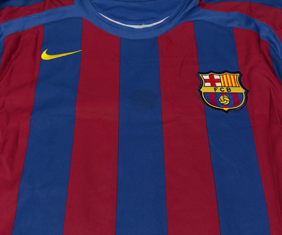 2005/06 Barcelona #10 RONALDINHO Home Jersey (XL) L/S