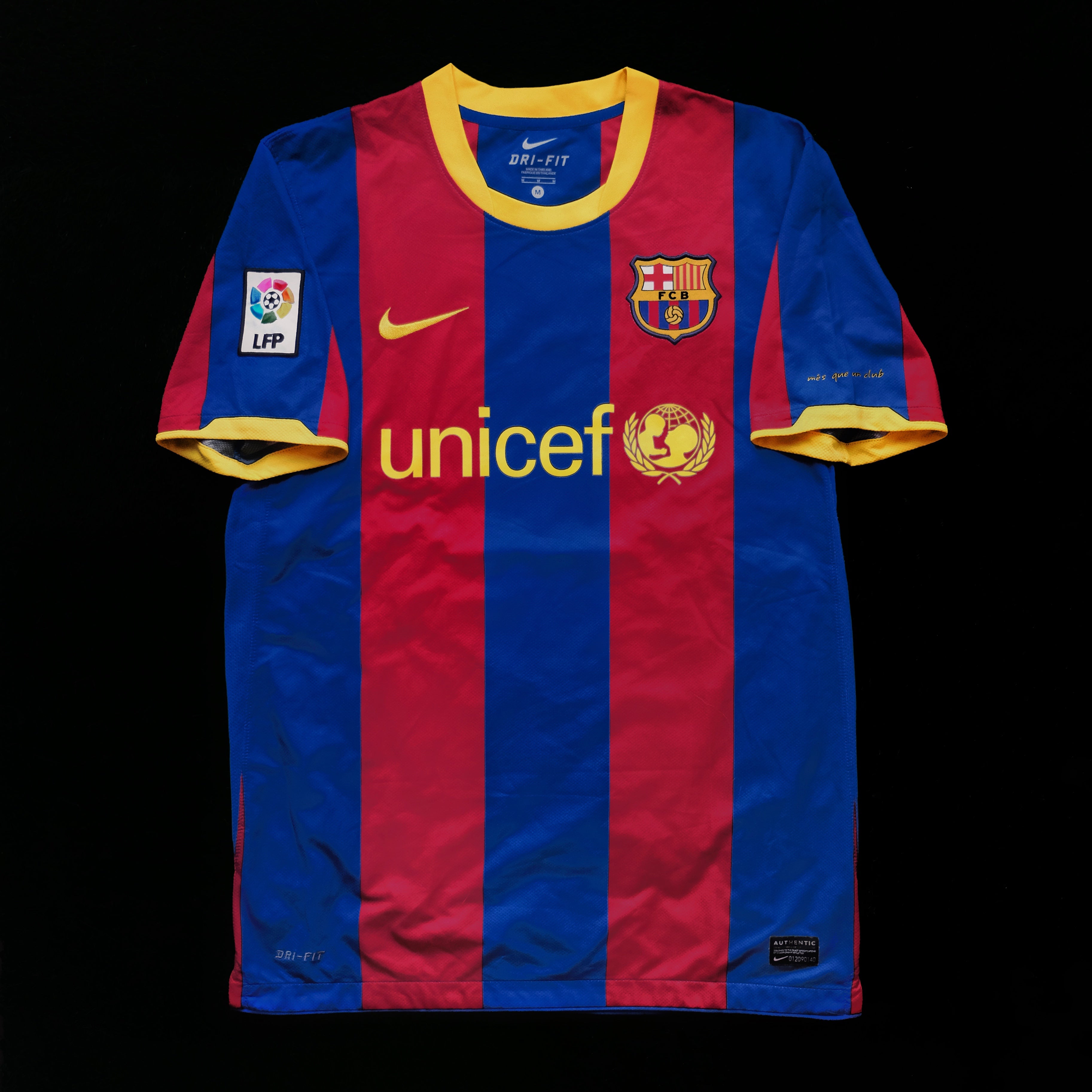 2010/11 Barcelona #8 A. INIESTA Home Jersey (M) – Double Kick