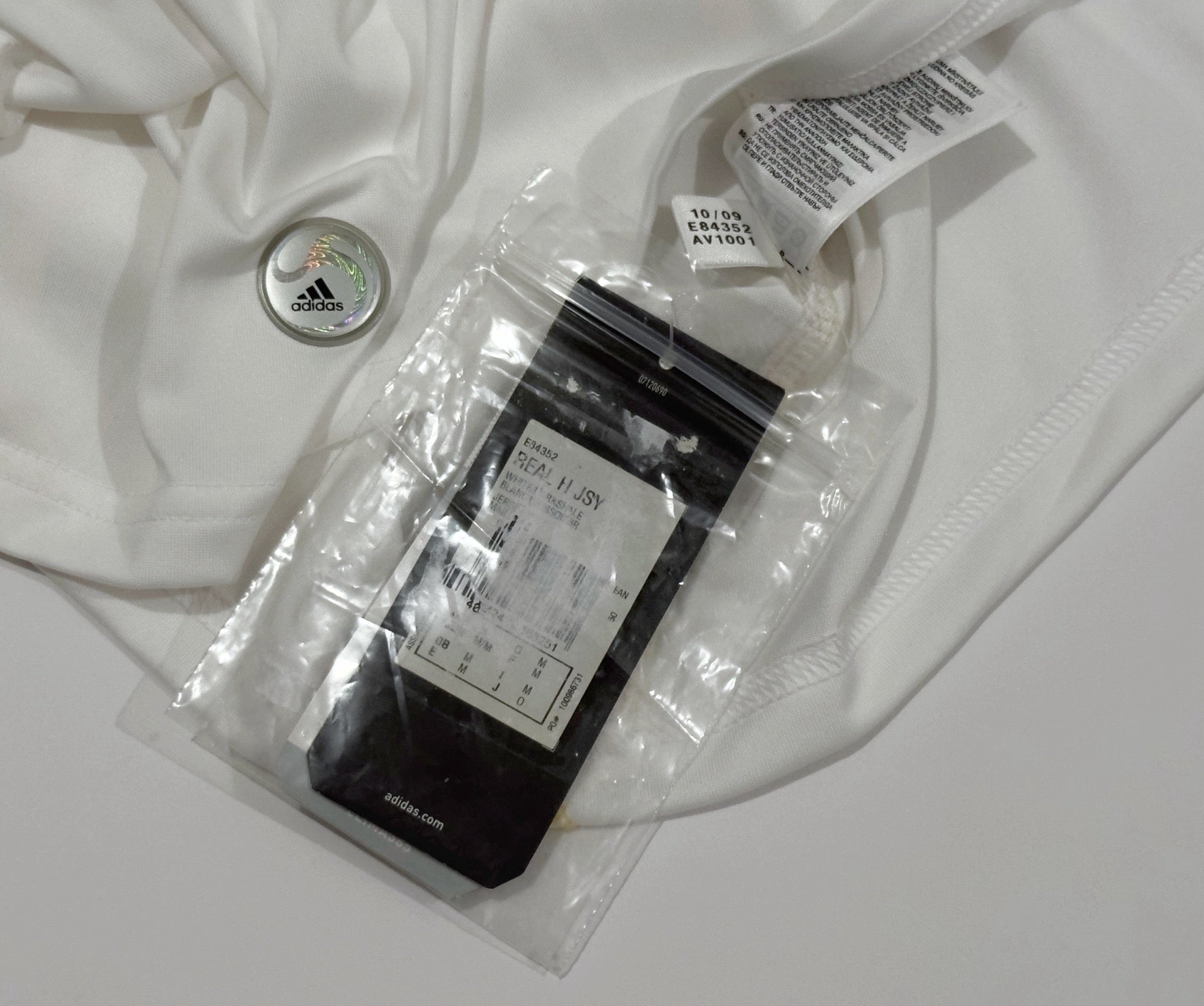 2009/10 Real Madrid #11 BENZEMA Home Jersey (M)