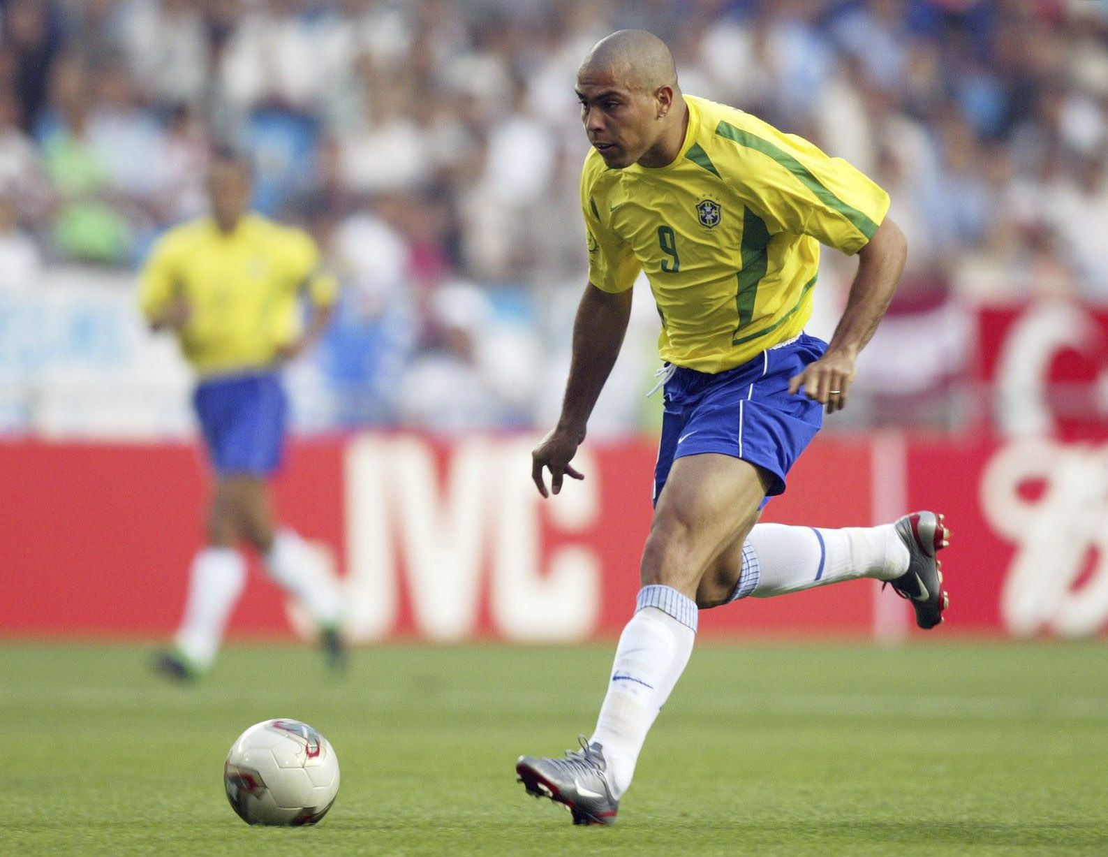 2002 Brazil #9 RONALDO Home Jersey (M)