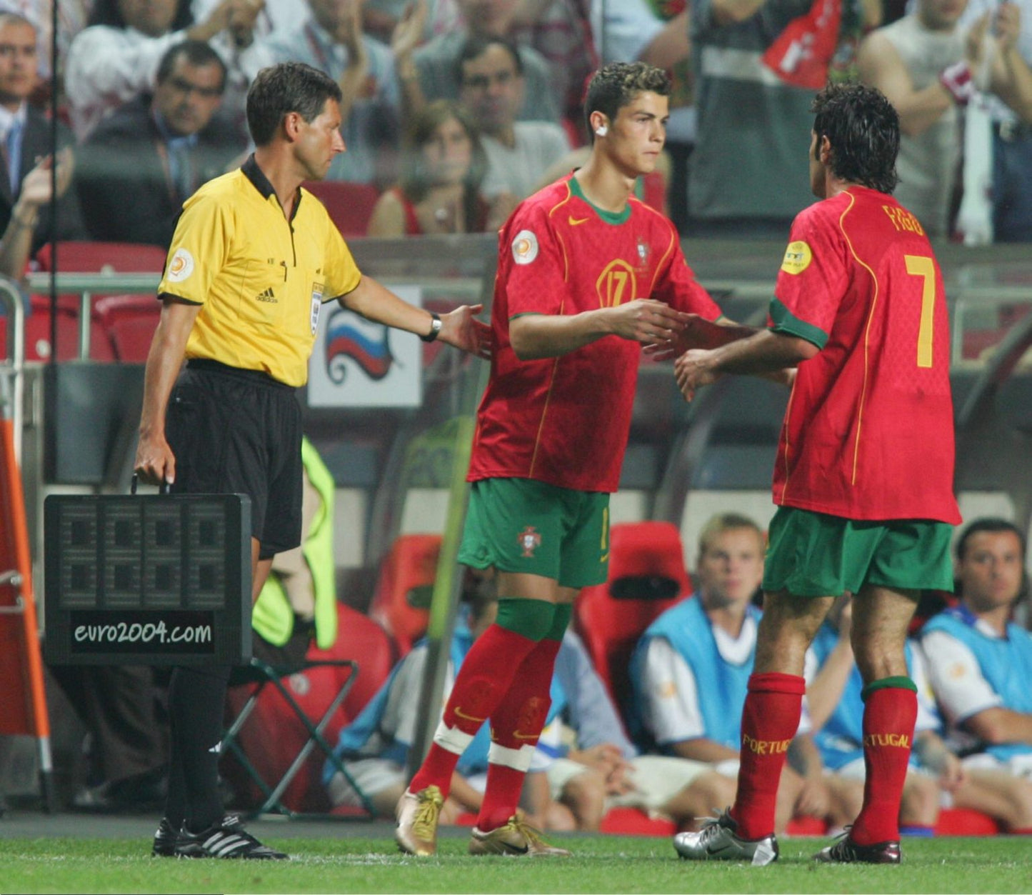 2004/05 Portugal #17 C.RONALDO Home Jersey (M)