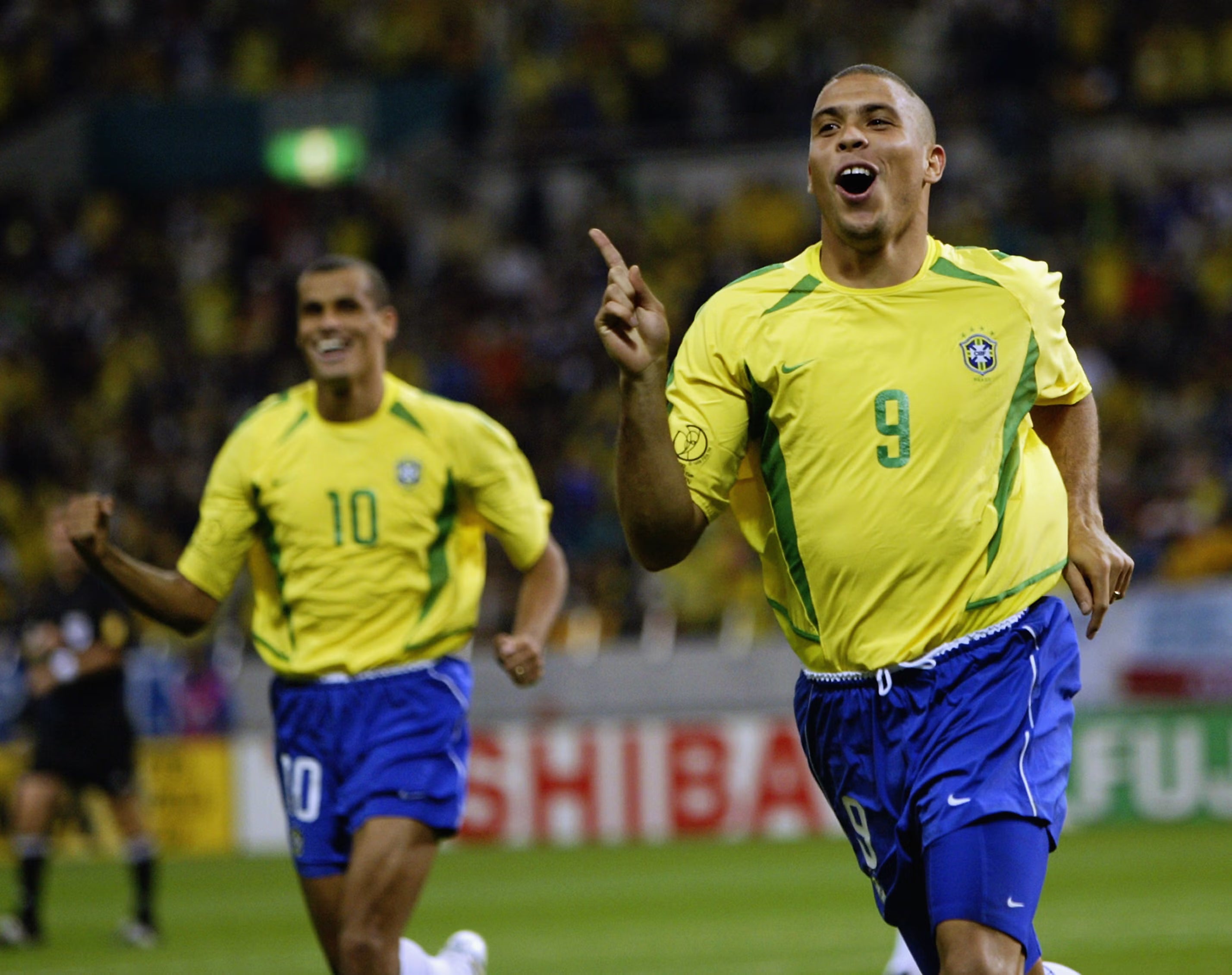 2002 Brazil #9 RONALDO Home Jersey (M)