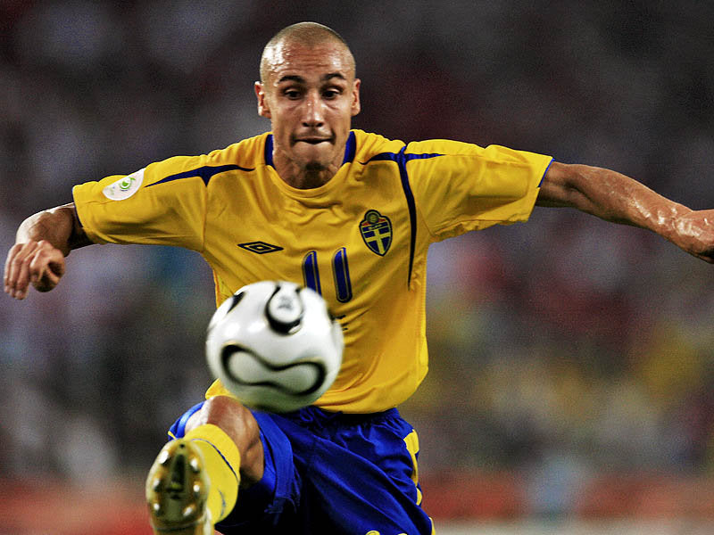 2005/06 Sweden #11 LARSSON Home Jersey (S)