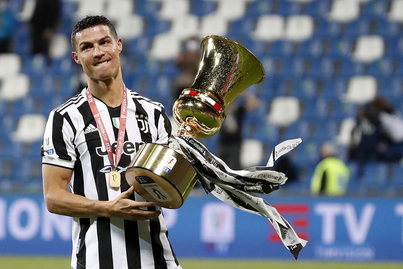 2021/22 Juventus #7 RONALDO Home Jersey (M)