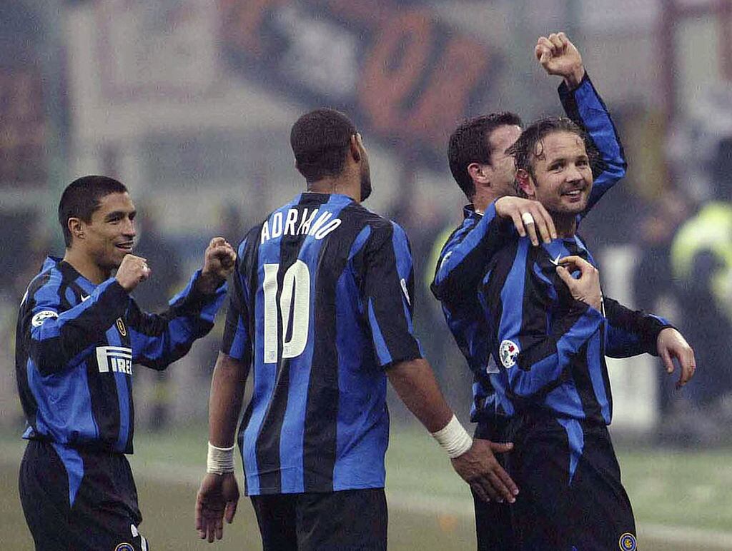 2004/05 Inter Milan #10 ADRIANO Home Jersey (M)