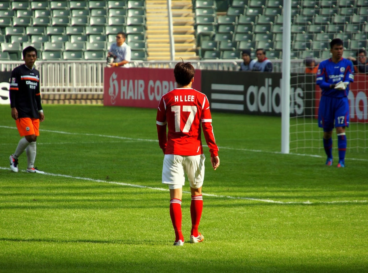 2012/13 South China #17 H L LEE Home Jersey (L) L/S