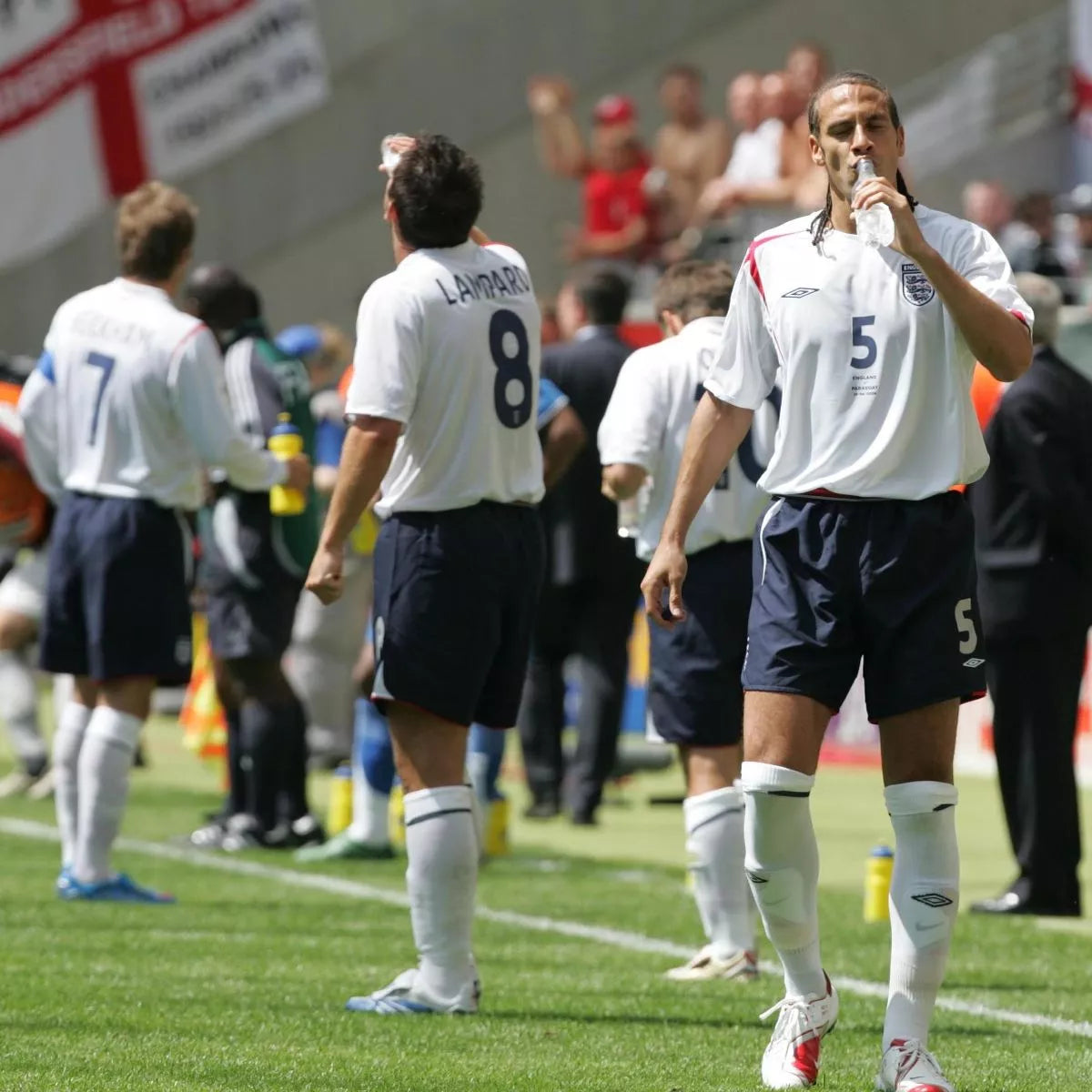 2005/07 England #5 FERDINAND Home Jersey (XL)