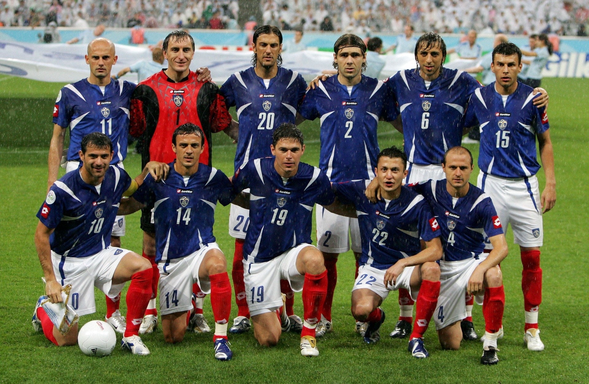 2006 Serbia and Montenegro Home Jersey (M)