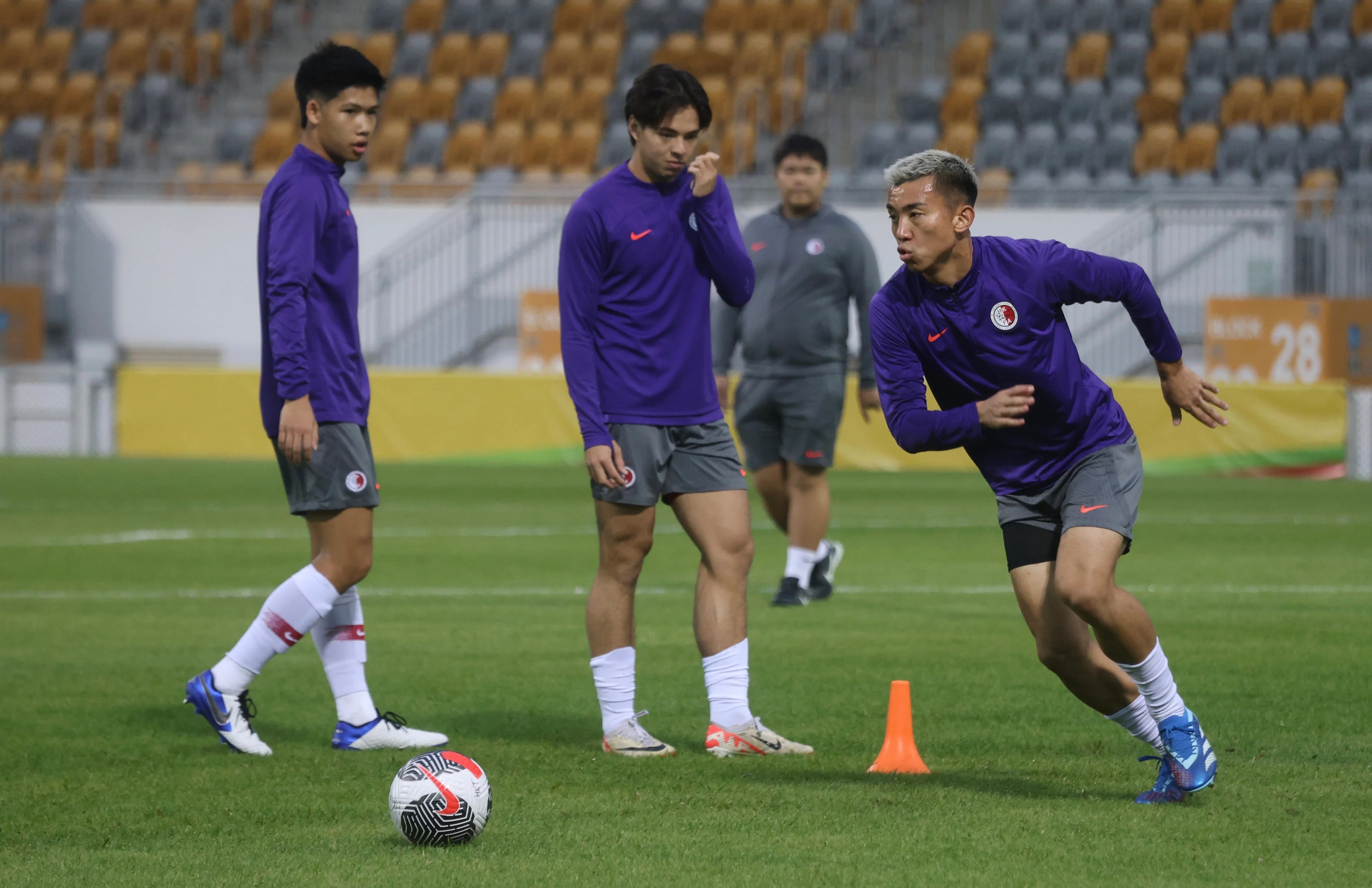 Nike Hong Kong Half-Zip Training Jacket (S)