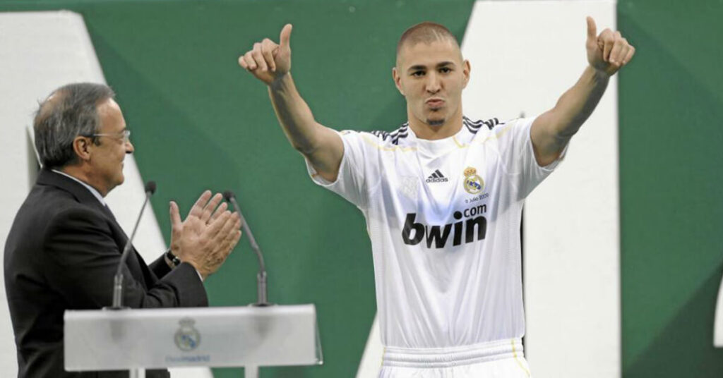 2009/10 Real Madrid #11 BENZEMA Home Jersey (M)
