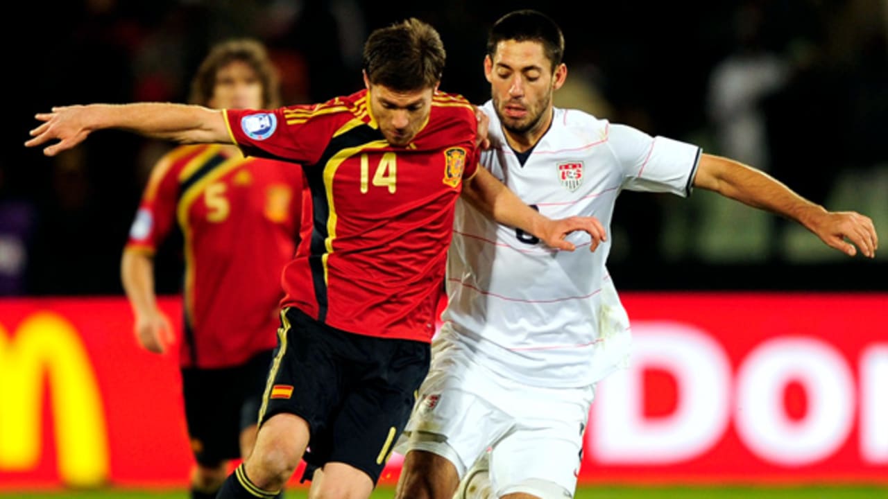 2009 Spain #14 ALONSO Home Jersey (M)