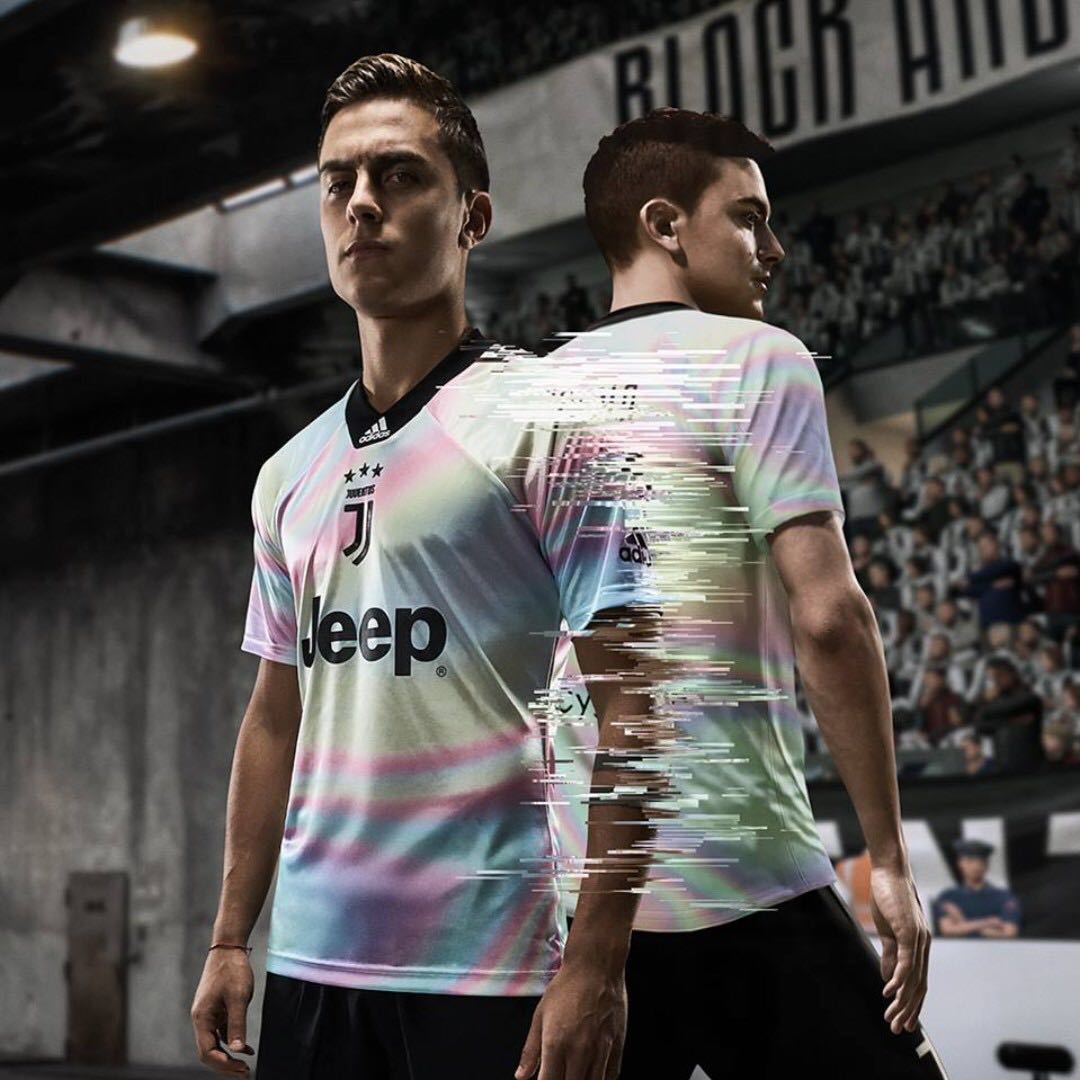 2018/19 Juventus #7 RONALDO Fourth Jersey (S)