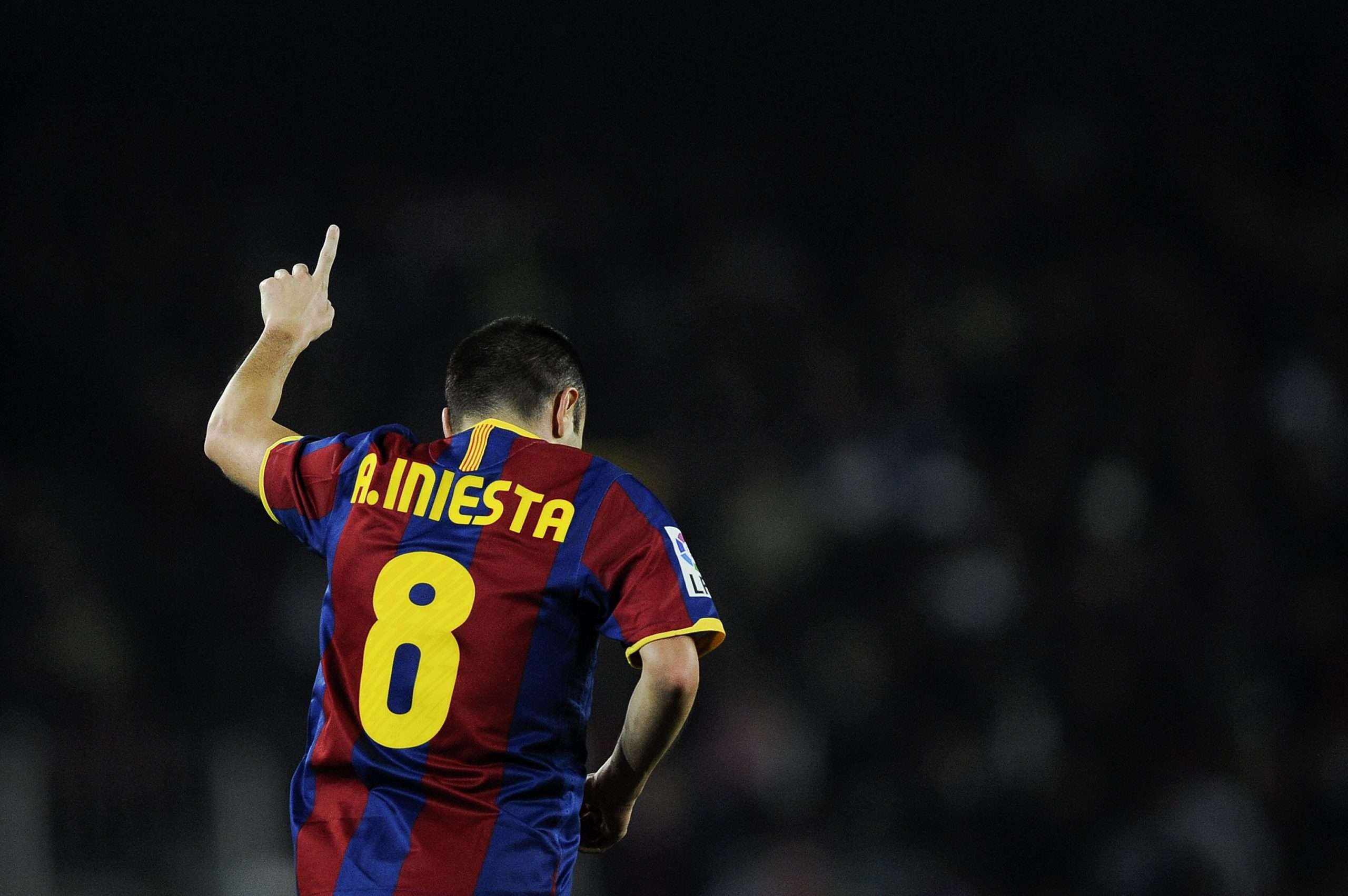 2010/11 Barcelona #8 A. INIESTA Home Jersey (M)