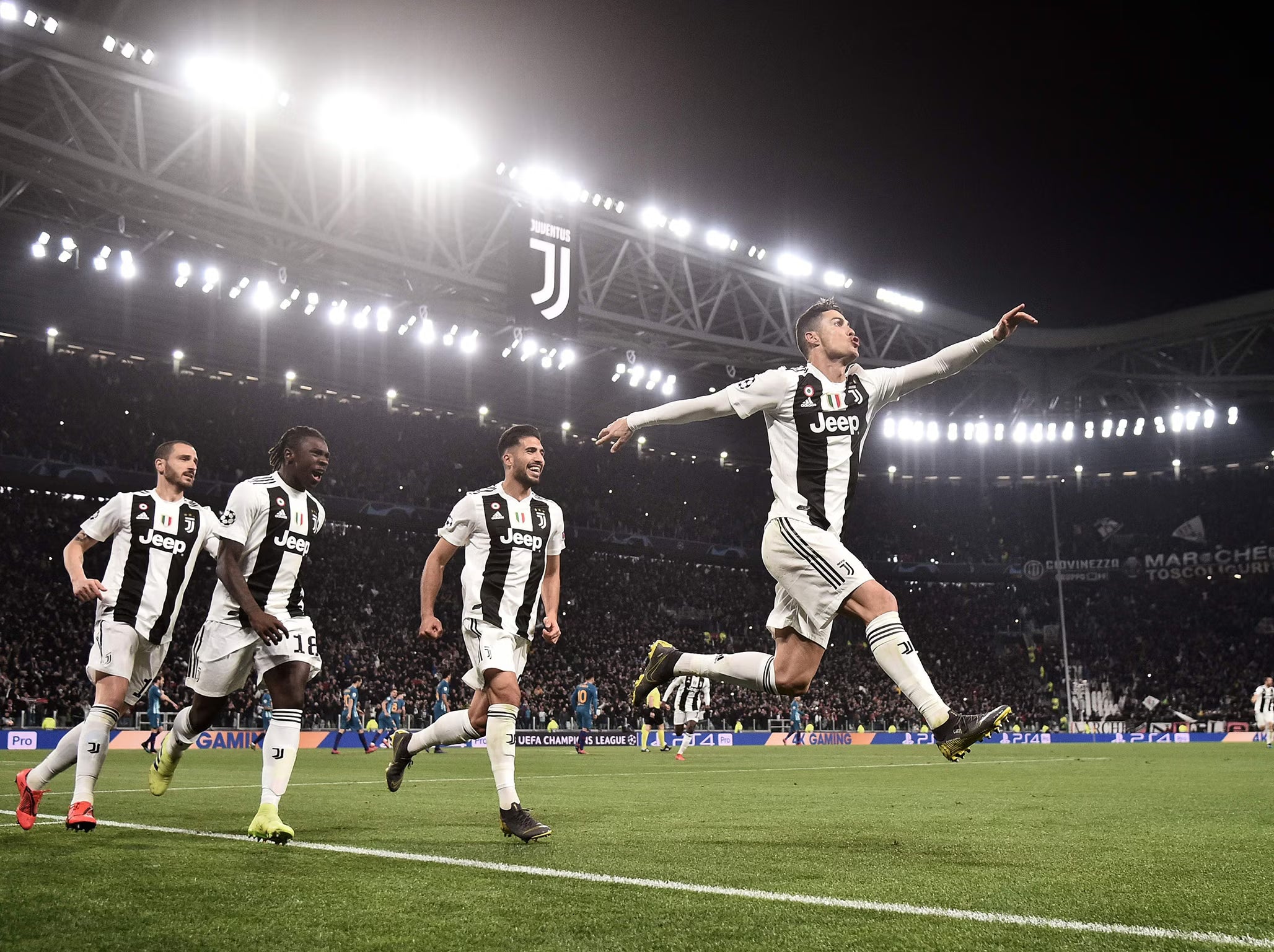 2018/19 Juventus #7 RONALDO Home Jersey (S)