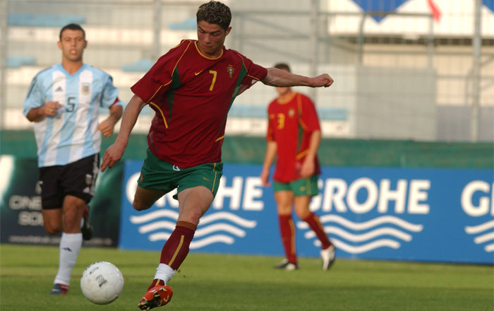 2002/04 Portugal #7 Home Jersey (L)