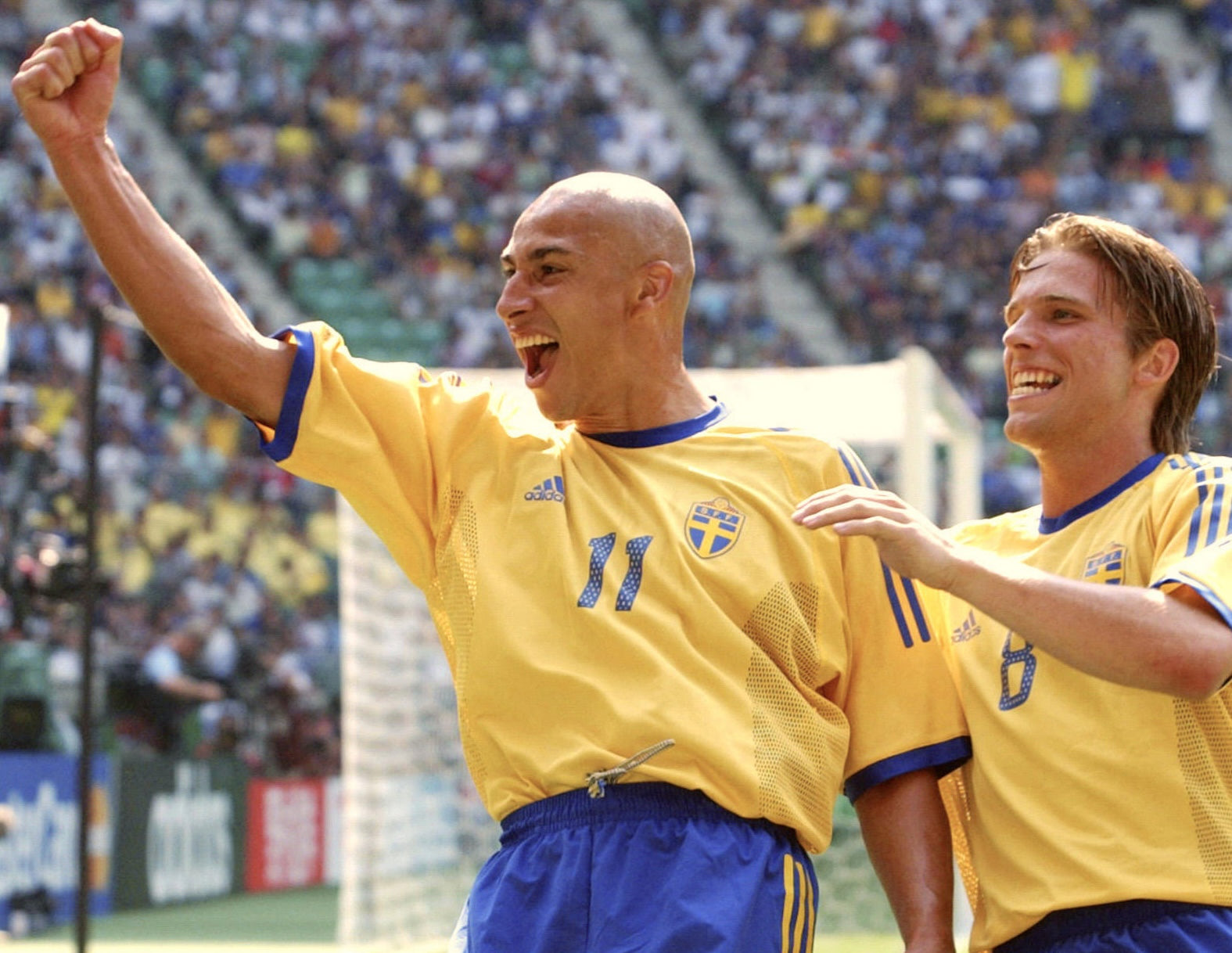 2002/03 Sweden Home Jersey (S)