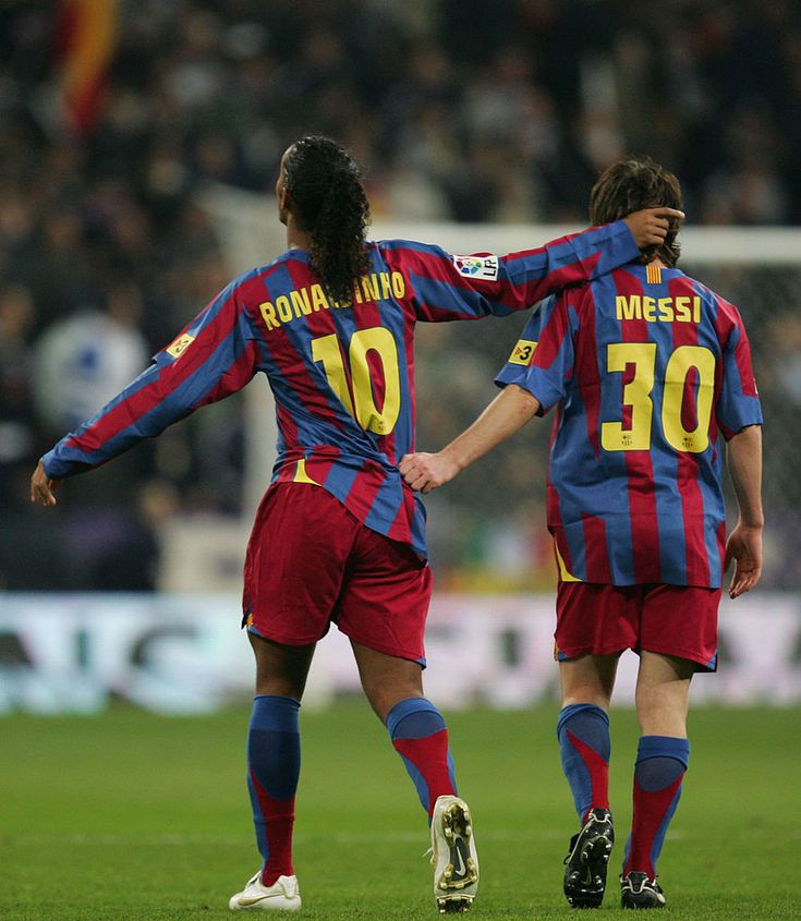 2005/06 Barcelona #10 RONALDINHO Home Jersey (XL) L/S