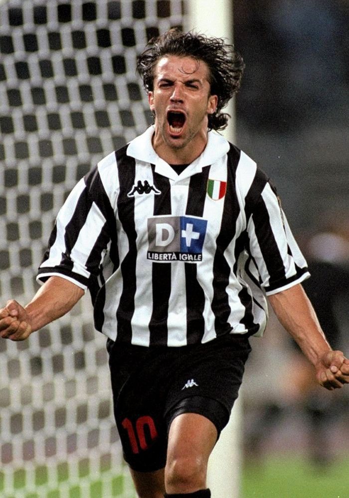 1998/99 Juventus Home Jersey (M)