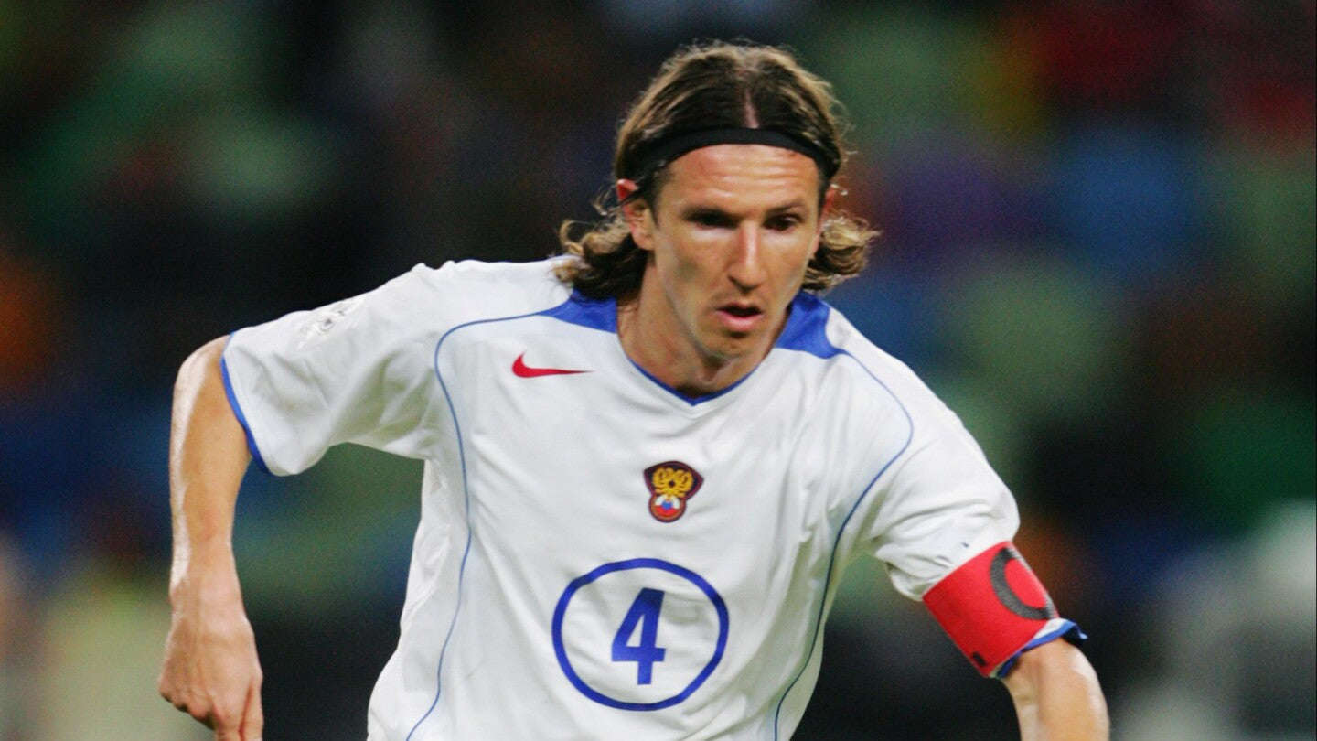 2004/05 Russia Home Jersey (M)