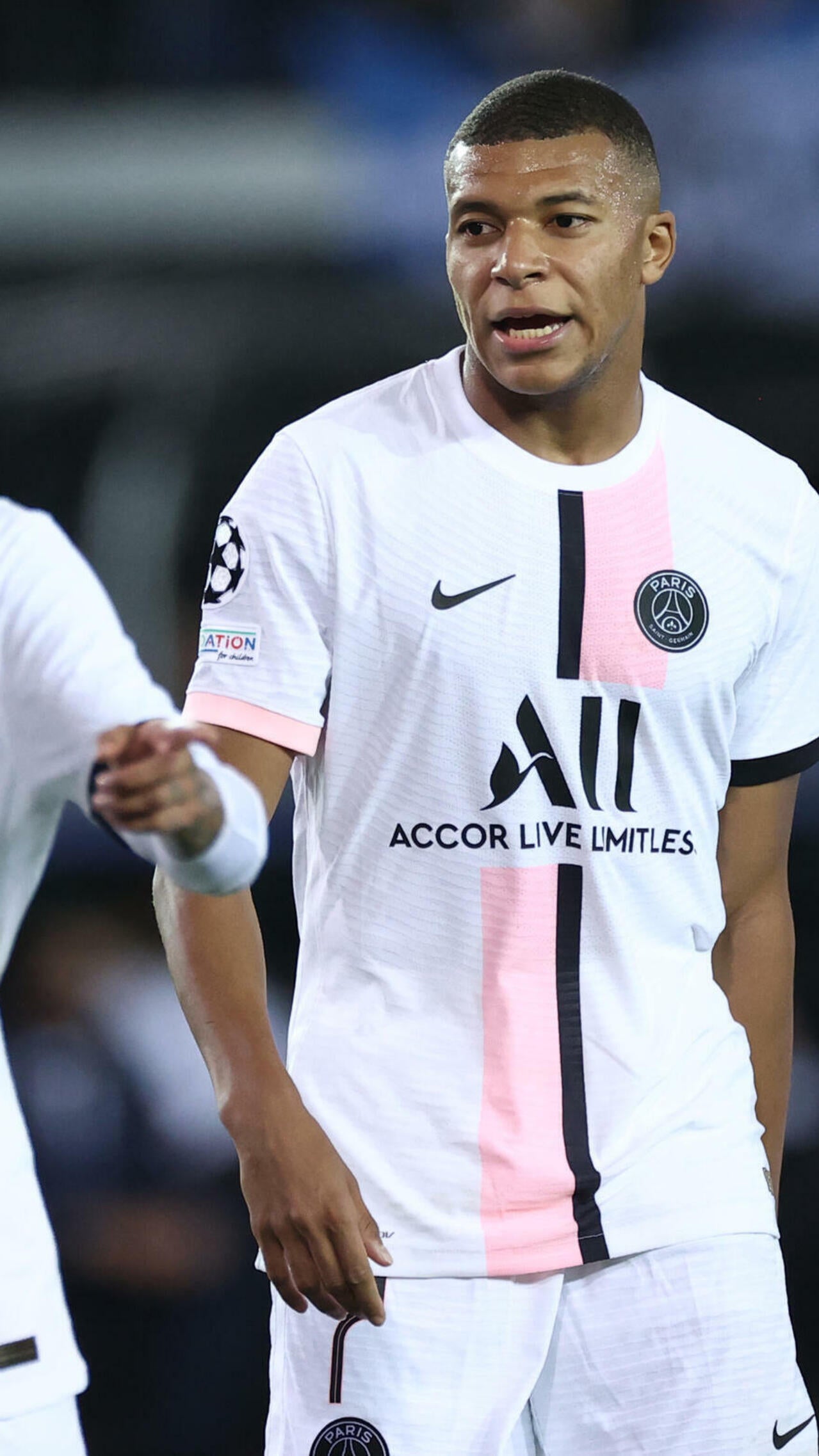 2021/22 PSG #7 MBAPPE Away Jersey (M)