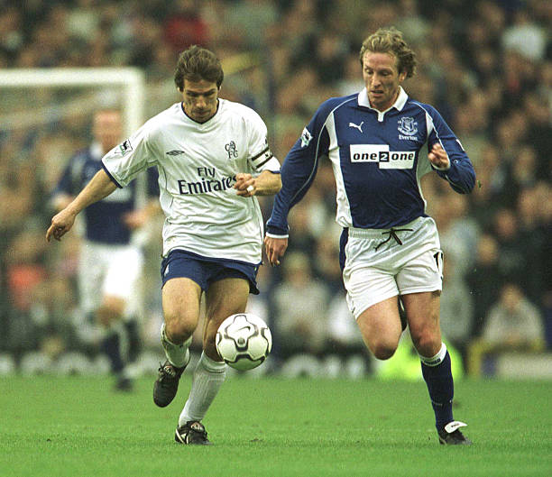 2001/03 Chelsea #25 ZOLA Away Jersey (L)