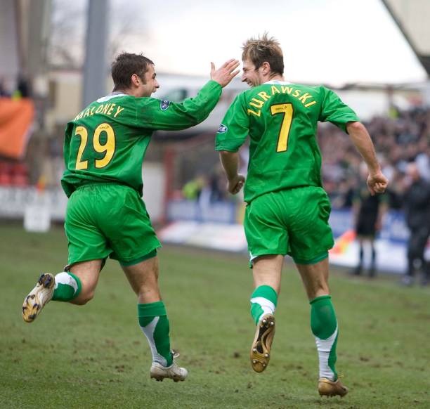 2005/06 Celtic #29 MALONEY Away Jersey (L) L/S