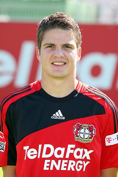 2008/10 Bayer Leverkusen #16 SCHWEGLER Home Jersey (XL) L/S
