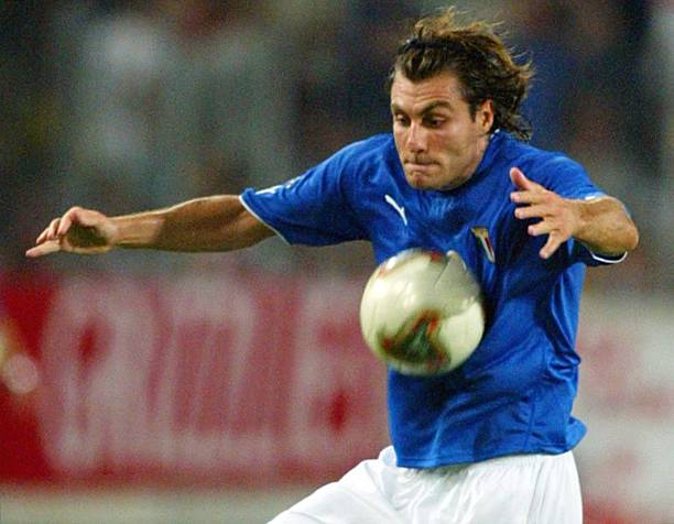 2003/04 Italy #21 VIERI Home Jersey (L) L/S