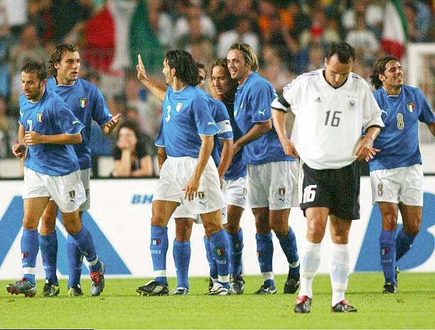 2003/04 Italy #21 VIERI Home Jersey (L) L/S