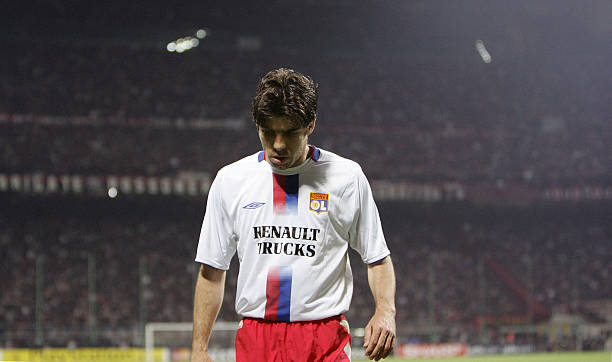 2004/06 Olympique Lyonnais #8 Juninho Home Jersey (XL)