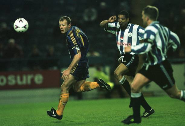 1998/99 Newcastle #9 SHEARER Away Jersey (L)