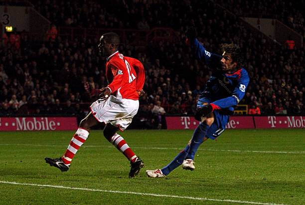 2005/06 Man Utd #10 V.NISTELROOY Away Jersey (2XL) L/S