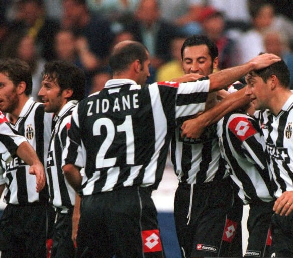 2000/01 Juventus #21 ZIDANE Home Jersey (L)