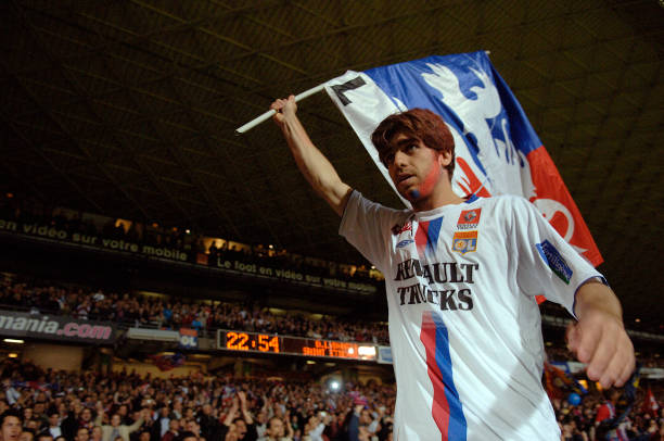 2004/06 Olympique Lyonnais #8 Juninho Home Jersey (XL)