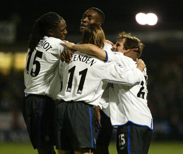 2001/03 Chelsea #25 ZOLA Away Jersey (L)