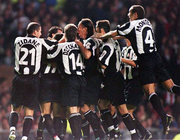 1997/98 Juventus Home Jersey (XL) L/S