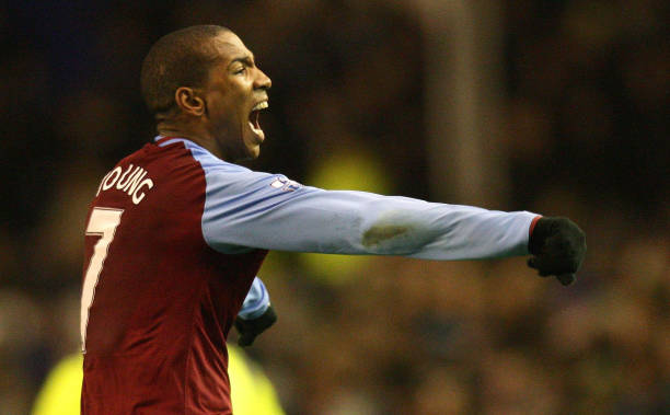 2008/09 Aston Villa #7 YOUNG Home Jersey (L) L/S
