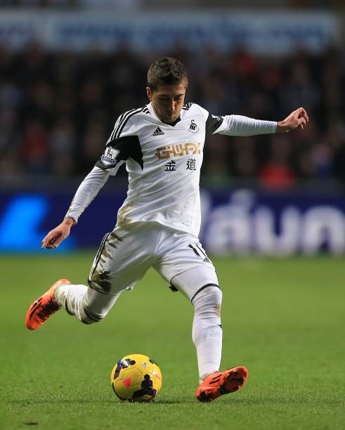 2013/14 Swansea City #11 PABLO H. Home Jersey (S)