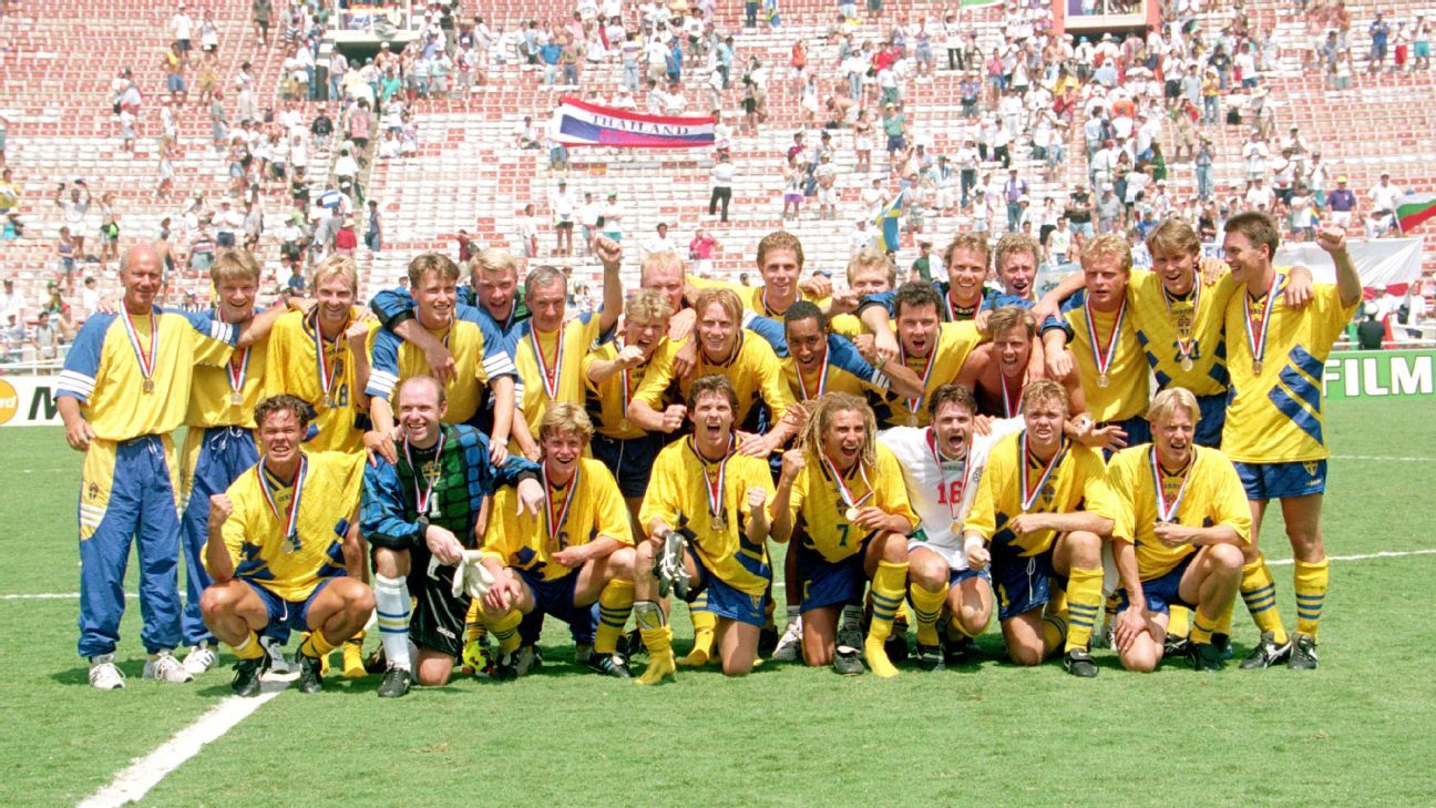1994/96 Sweden Home Jersey (L)