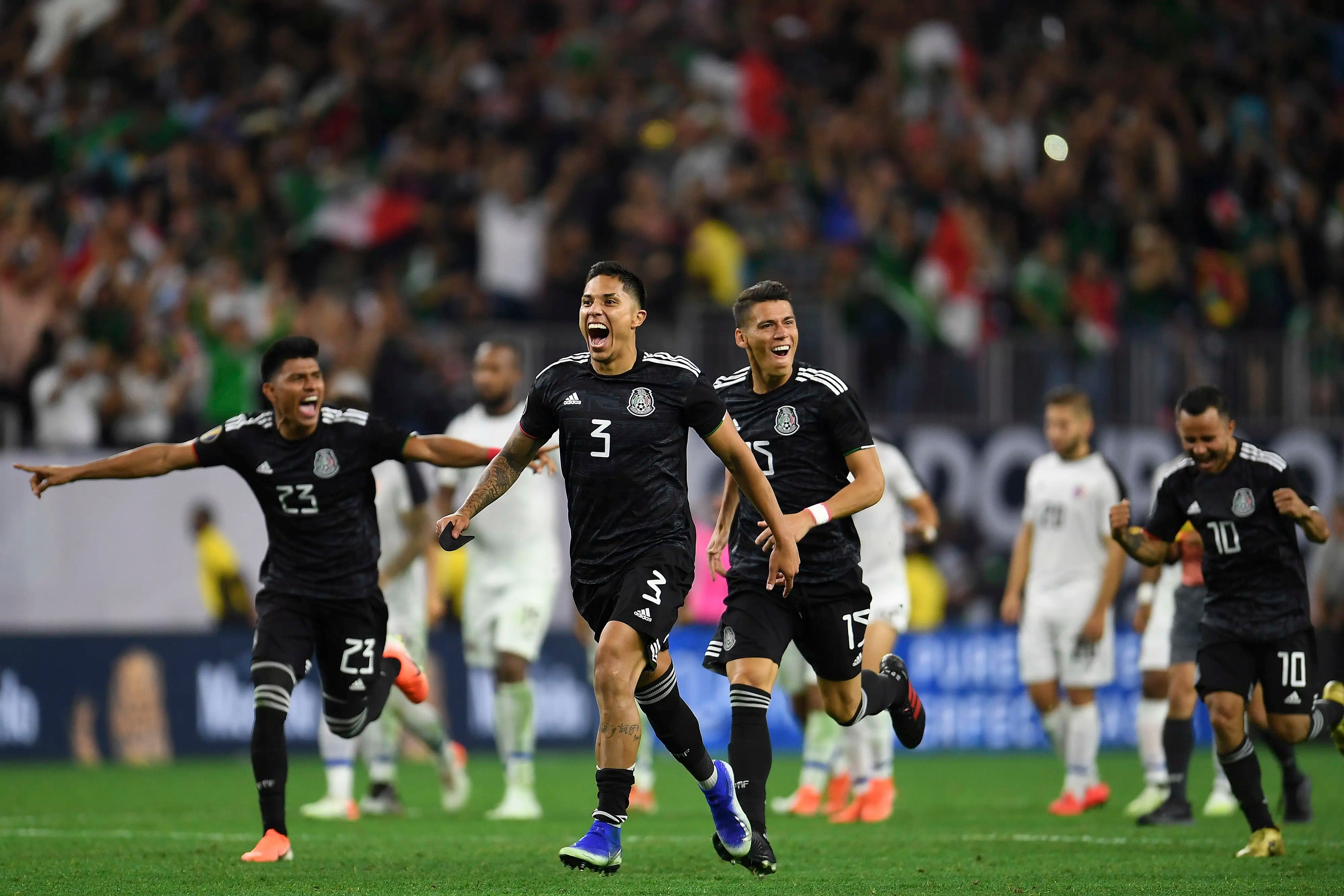 2019 Mexico Home Jersey (M)