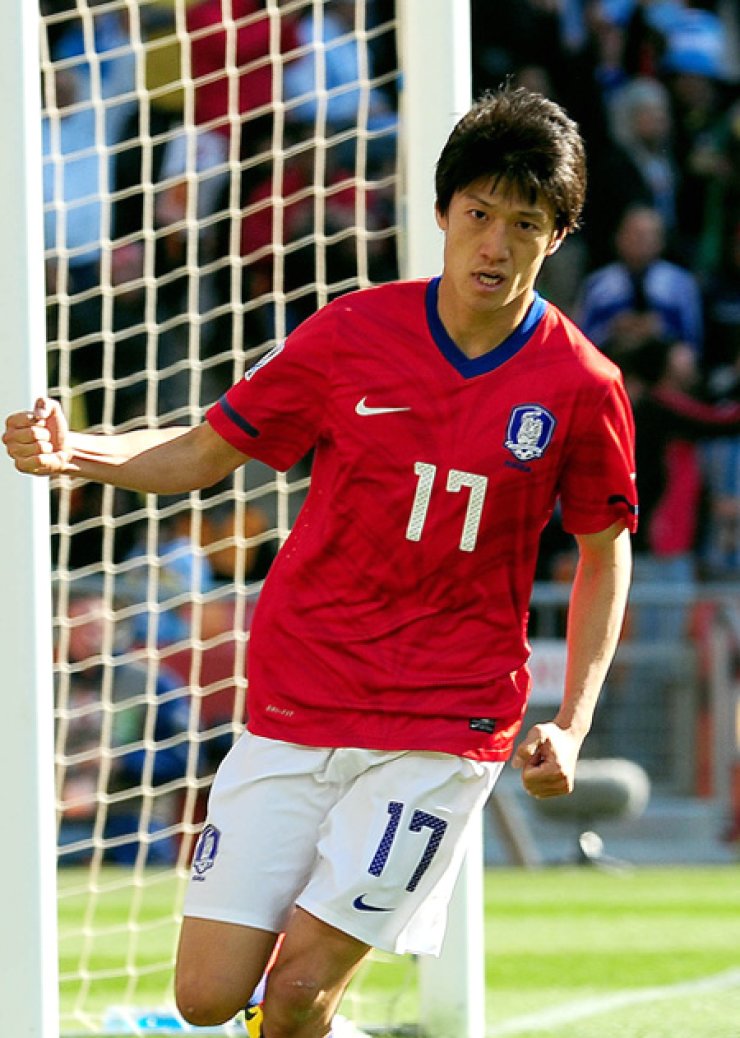 2010/11 South Korea #17 CHUNGYONG Home Jersey (L)