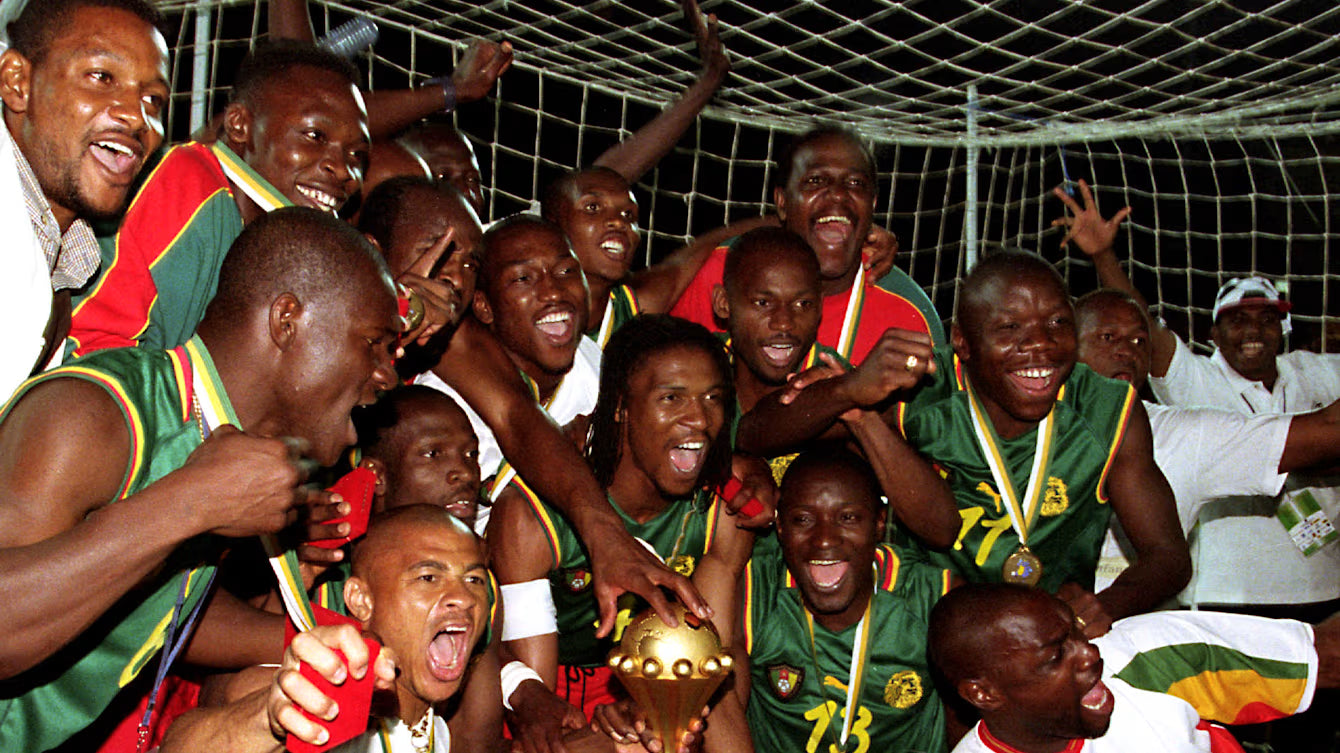 2002 Cameroon Home Jersey (M)