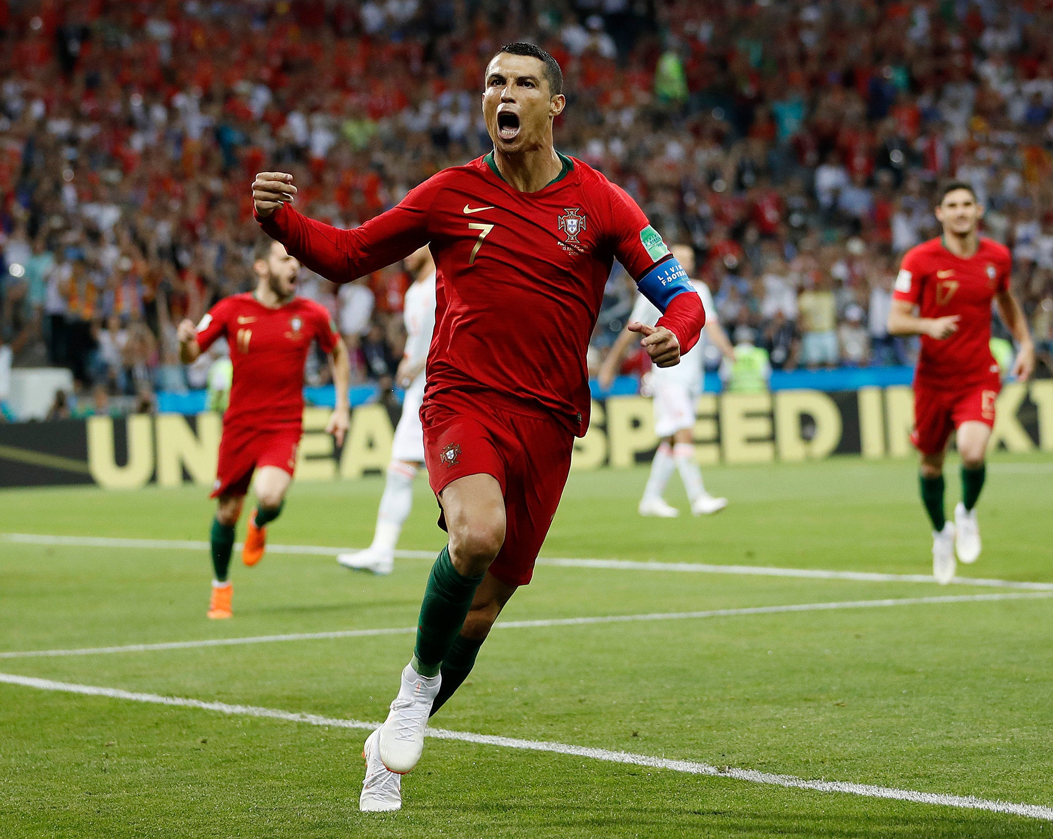 2018/19 Portugal #7 RONALDO Home Jersey (M)