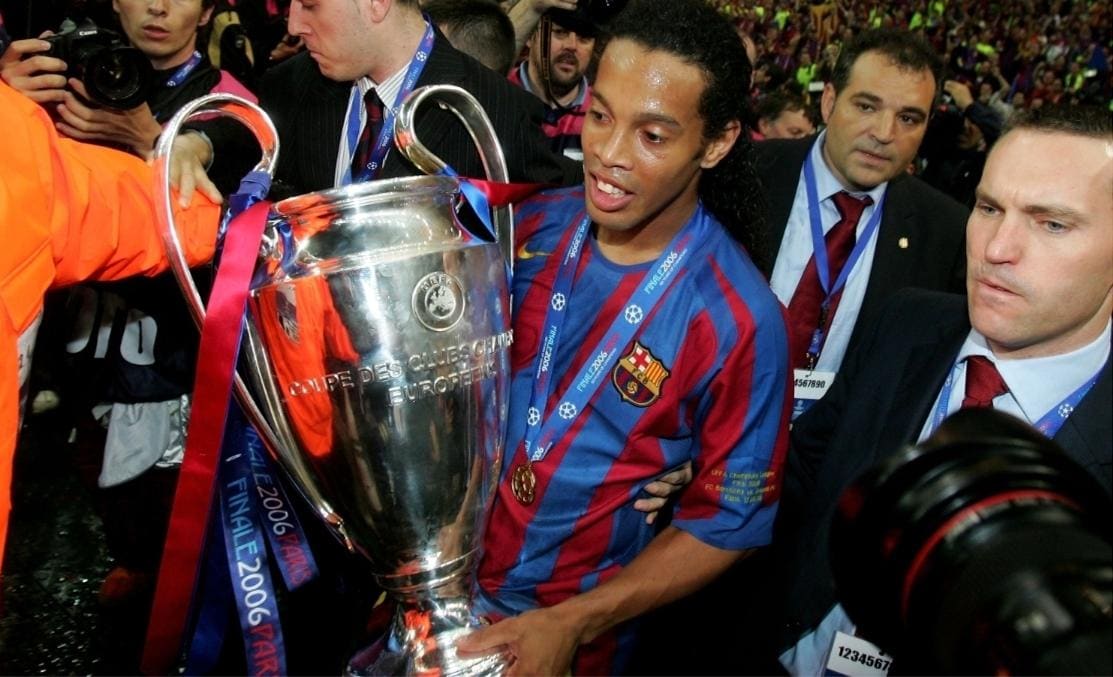 2005/06 Barcelona #10 RONALDINHO Home Jersey (M)