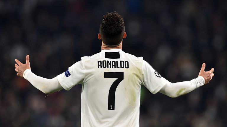 2018/19 Juventus #7 RONALDO Home Jersey (S)