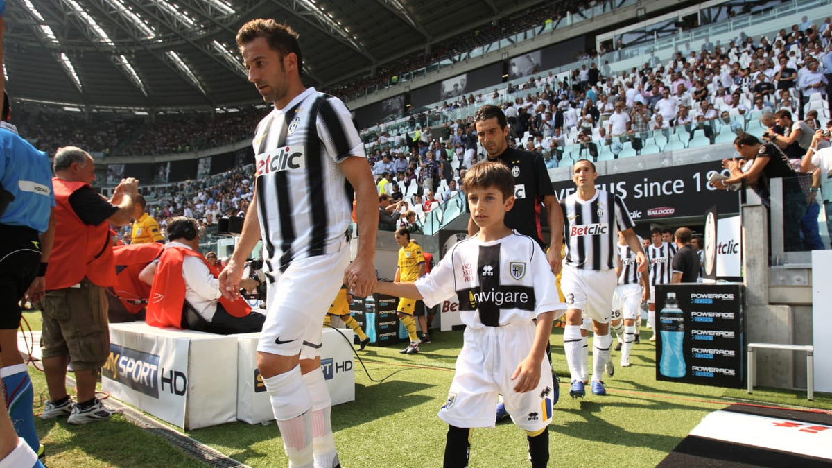 2011/12 Juventus Home Jersey (L)