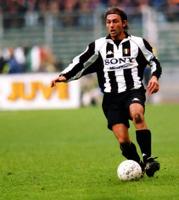 1997/98 Juventus Home Jersey (XL) L/S