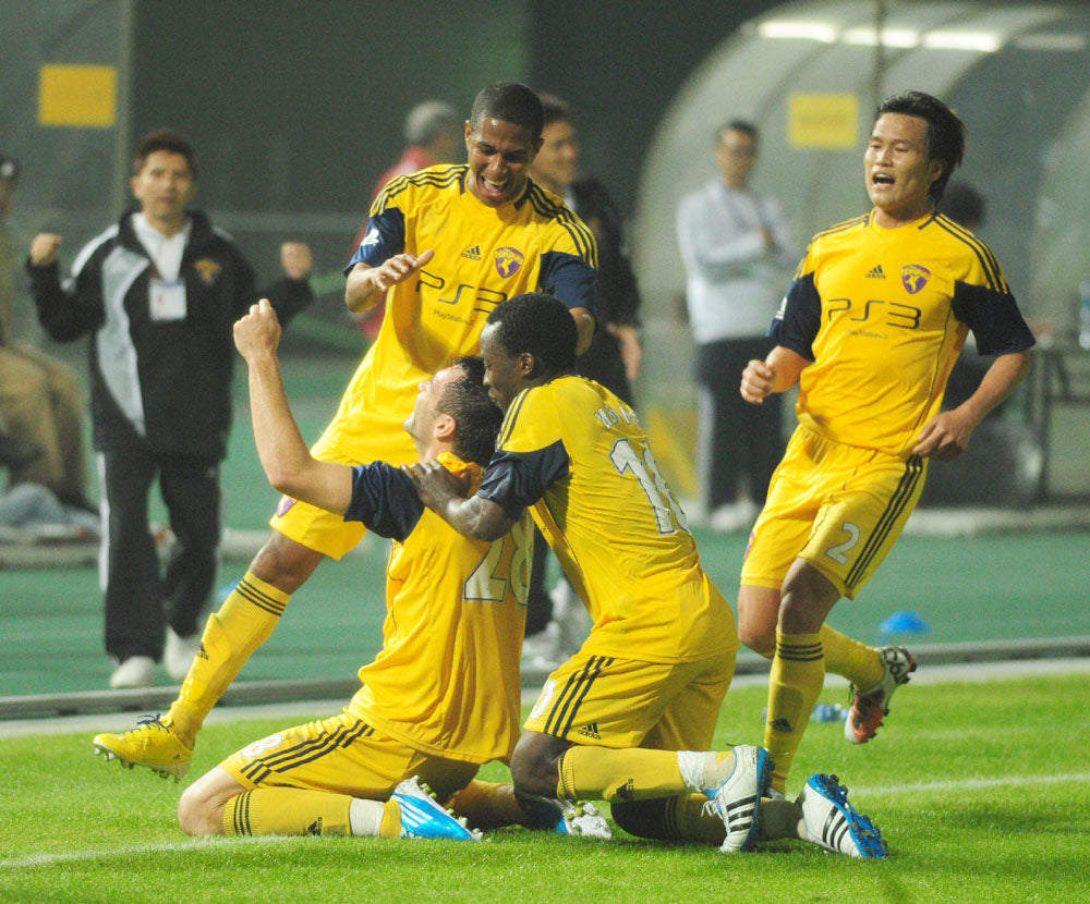 2010/11 TSW Pegasus Home Jersey (L)